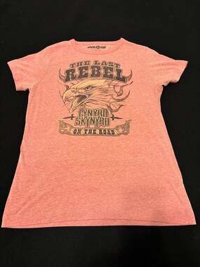 Vintage Vinyl Lynyrd Skynyrd Graphic T-Shirt XXL(Woman’s fits small)